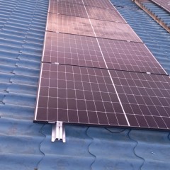 Montările de panouri fotovoltaice în 2024 reprezintă un pas esențial pentru un viitor sustenabil. Aceste servicii de instalare specializate sunt dedicate celor care doresc să îmbunătățească eficiența energetică a locuințelor lor, beneficiind de energiile regenerabile. Cu o echipă de profesioniști experimentați, procesul de montare asigură o integrare perfectă a sistemelor solare, optimizându-le pentru cea mai bună performanță. În 2024, investiția în montări de panouri nu doar că reduce facturile de energie, dar și contribuie activ la protecția mediului, demonstrând angajamentul față de un stil de viață ecologic. Transformă-ți casa cu energia solară și profită de avantajele montării profesionale! Montările panourilor solare în 2024 îți oferă șansa de a transforma locuința ta prin soluții de energie regenerabilă. Aceste servicii de instalare includ evaluarea amplasamentului și selecția echipamentului adecvat, asigurându-se că fiecare sistem este optimizat pentru eficiență maximă. Profită de avantajele unei montări profesionale pentru a beneficia de energie solară, economii la facturile de electricitate și un impact pozitiv asupra mediului. Alege să investești în montări de panouri solare în 2024 și fii parte din revoluția energetică!